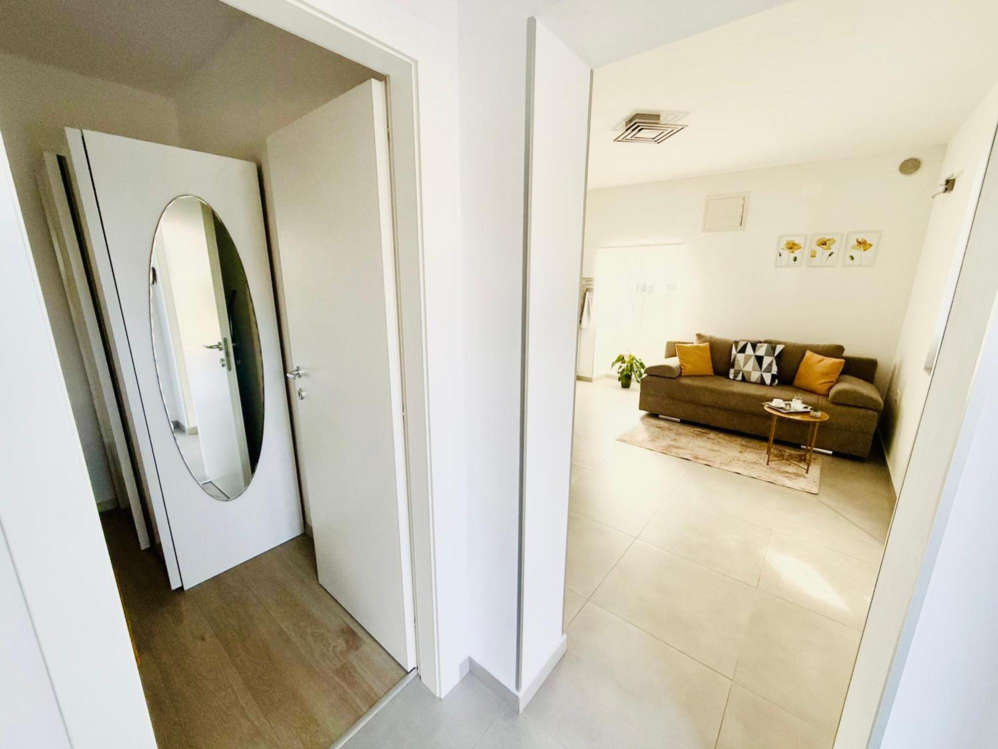 Apartment Erika - For 2 Near The Beach Pula Exteriör bild