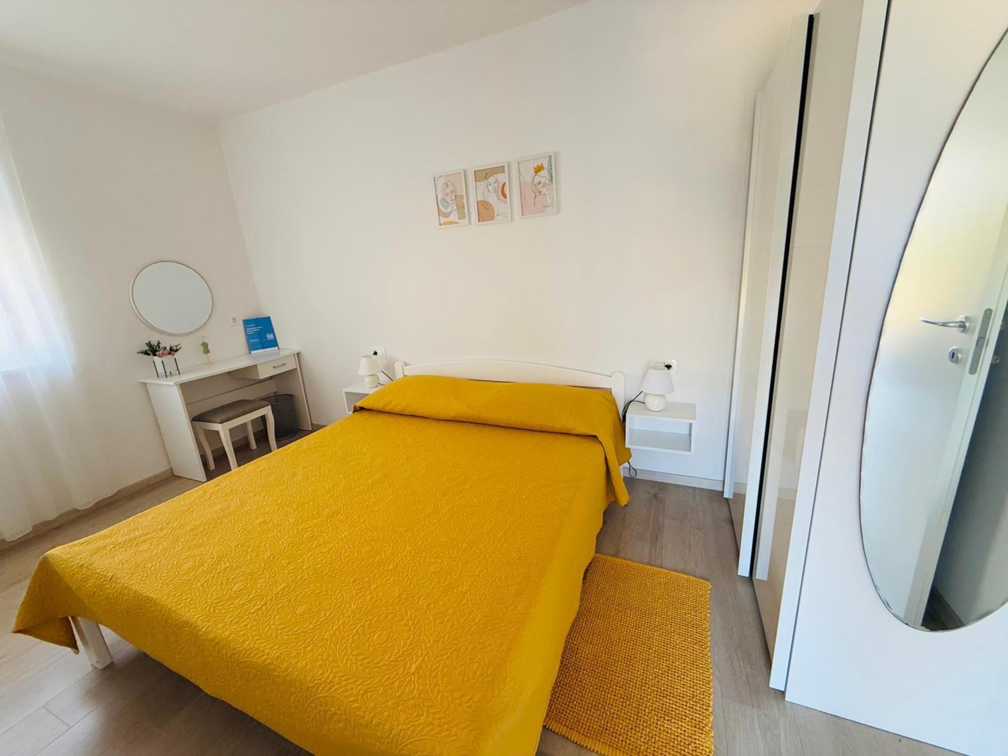 Apartment Erika - For 2 Near The Beach Pula Exteriör bild