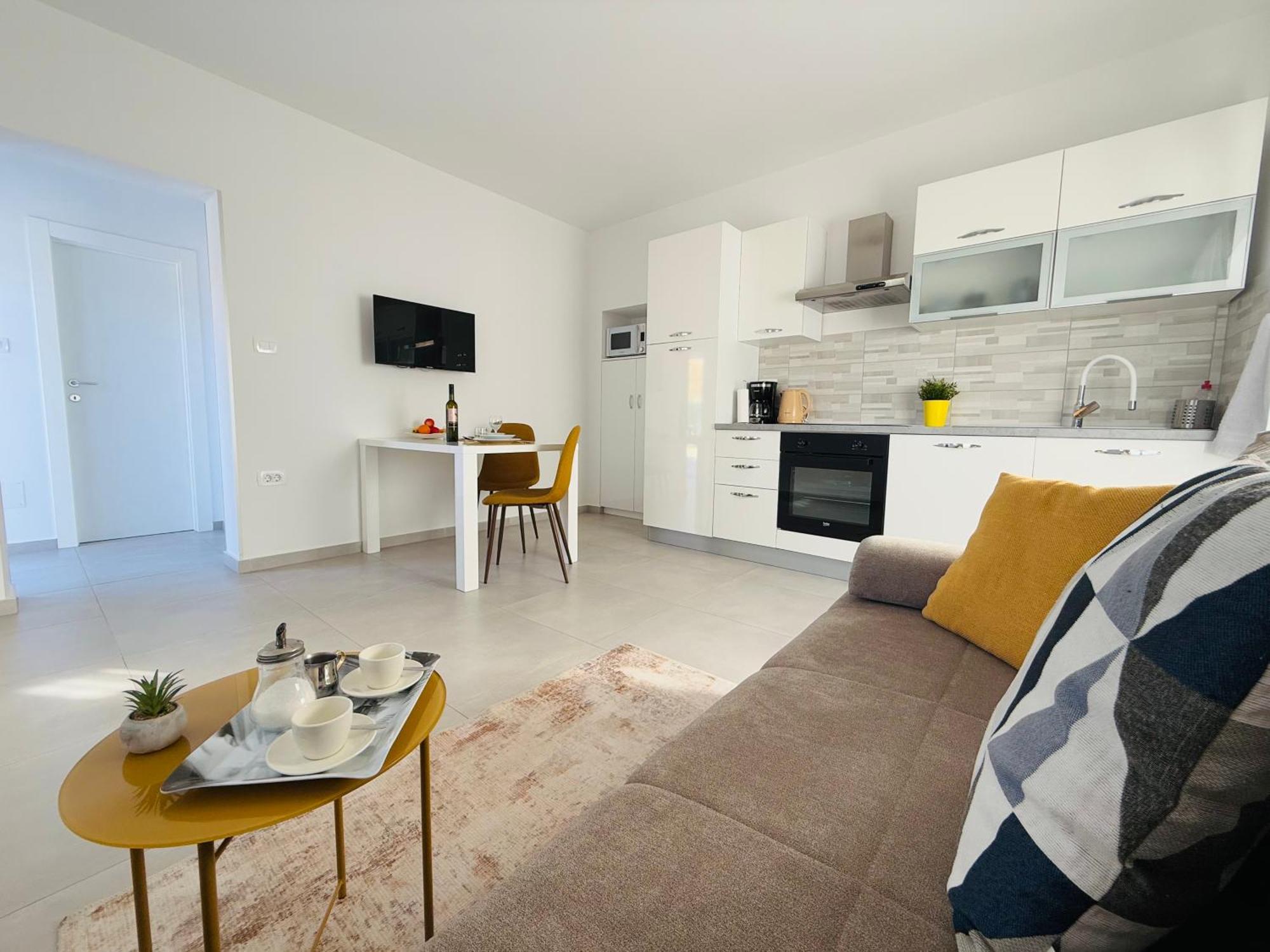 Apartment Erika - For 2 Near The Beach Pula Exteriör bild